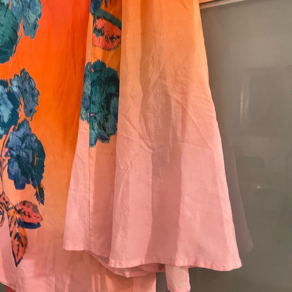 Nanette Lepore Flowy Flower dress with belt waist - Picture 2 of 4